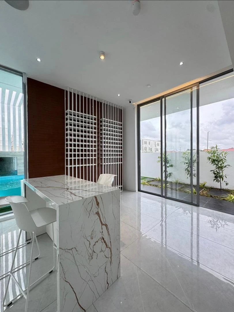 MAGNIFICENT 5 BEDS DETACHED DUPLEX