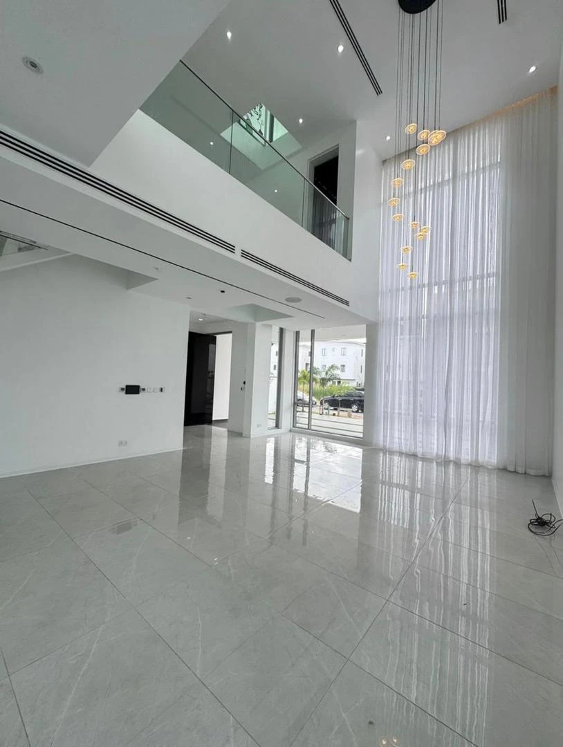 MAGNIFICENT 5 BEDS DETACHED DUPLEX