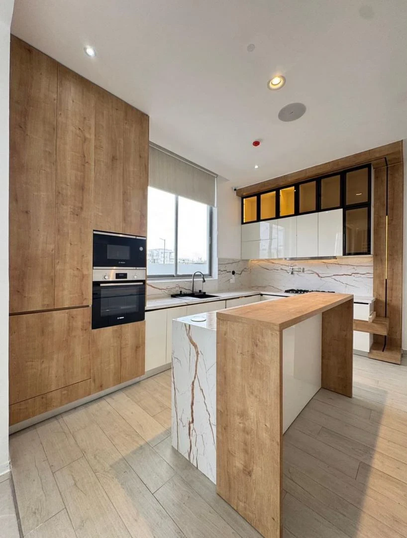 MAGNIFICENT 5 BEDS DETACHED DUPLEX